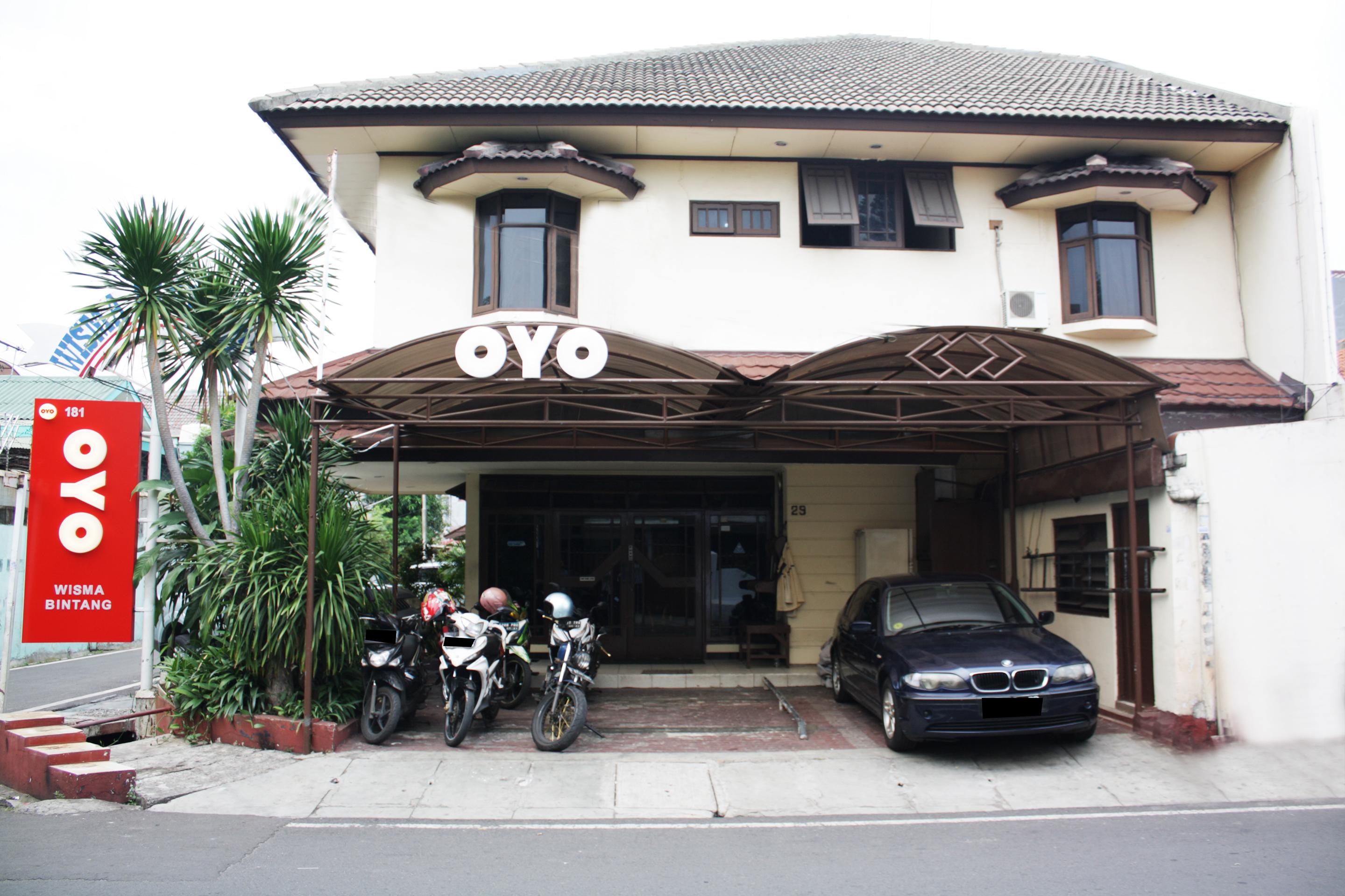 Vaccinated Staff - Oyo 181 Wisma Bintang ジャカルタ エクステリア 写真